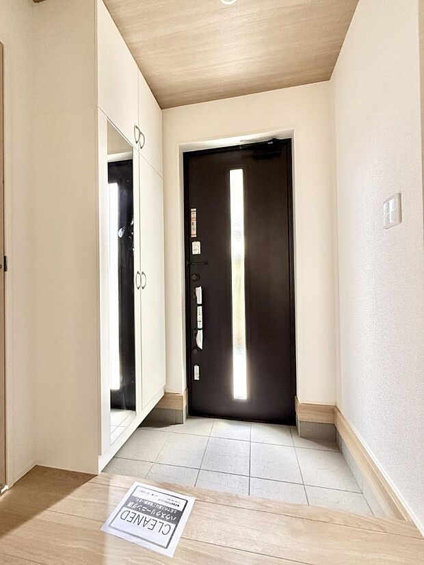 6号棟 ■ ここから始まる一日、すっきり整った玄関