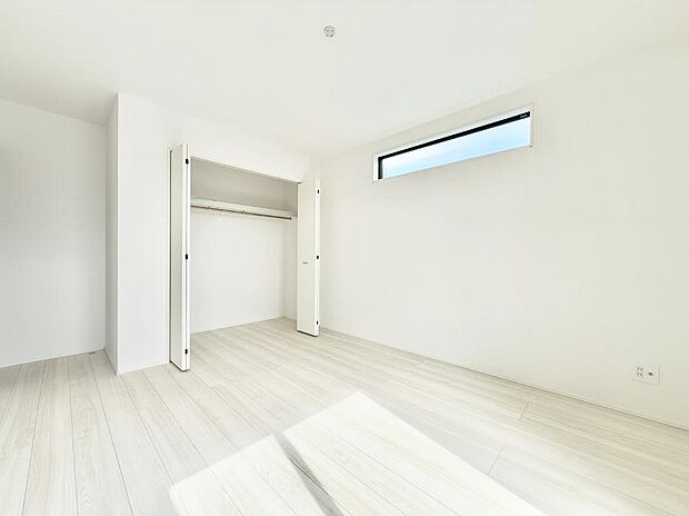 5号棟 ■落ち着いた色合いのお部屋で穏やかな時間を楽しめます