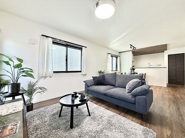 ■インテリアを考えるのが楽しみな広いリビングです！  