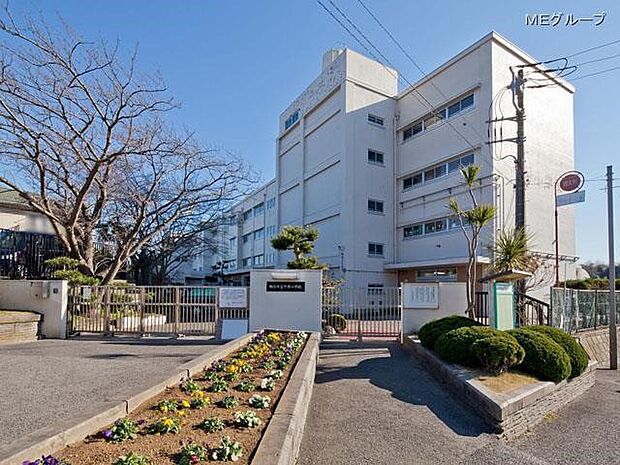 小学校 300m 横浜市立千秀小学校