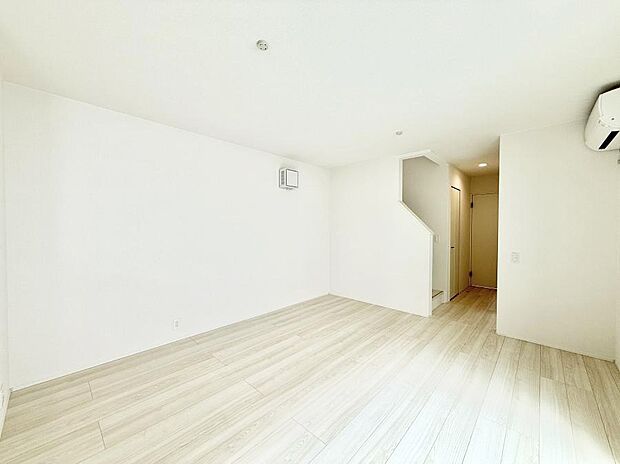 ここにいる時間が一番長いから　やっぱりリビングは明るい方がいいですよね