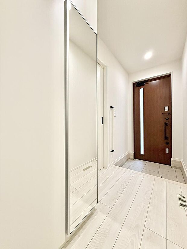 ■広々、綺麗な玄関でお客様をお出迎え!