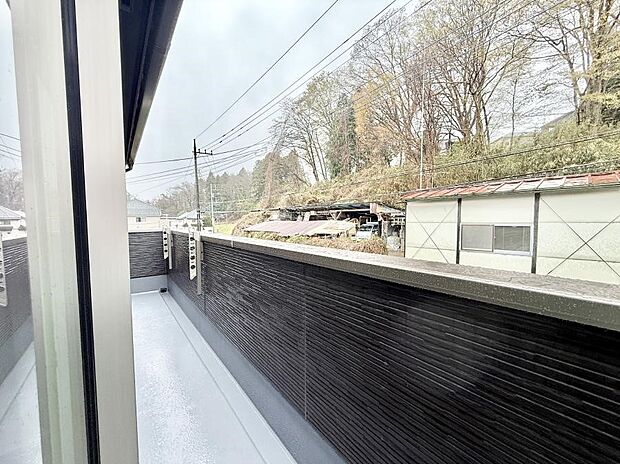 2号棟 ■ 季節の移ろいを感じられる開放的な空間です
