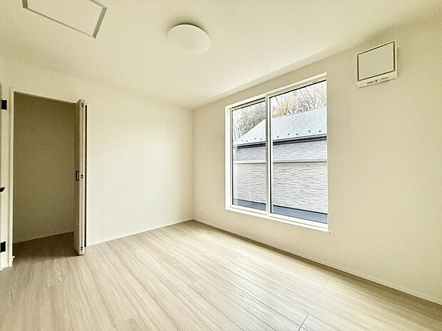 1号棟 ■陽射しが差し込む暖かいお部屋