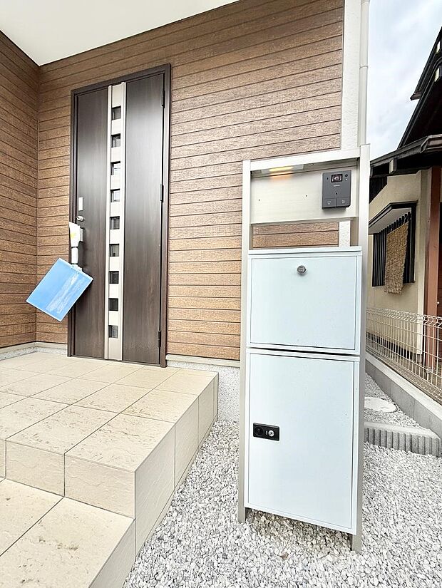 1号棟  ■ 家族とゲストをやさしく迎える、心温まる玄関
