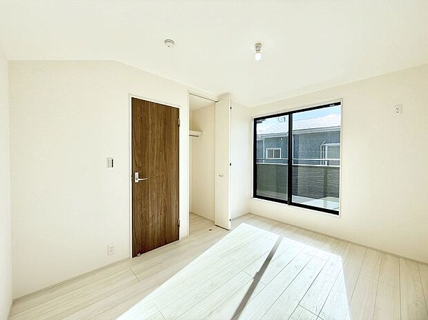 ■窓の配置や通気性の良い設計で部屋の空気がこもらず、常に新鮮な空気が流れます