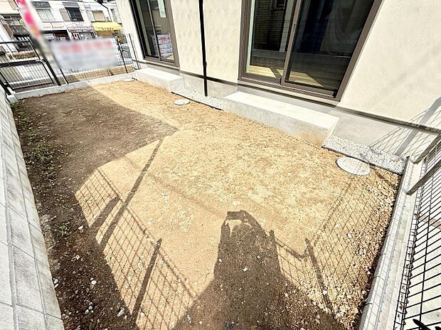 ■敷地内にゆとりある緑のスペースがあり、穏やかな雰囲気です