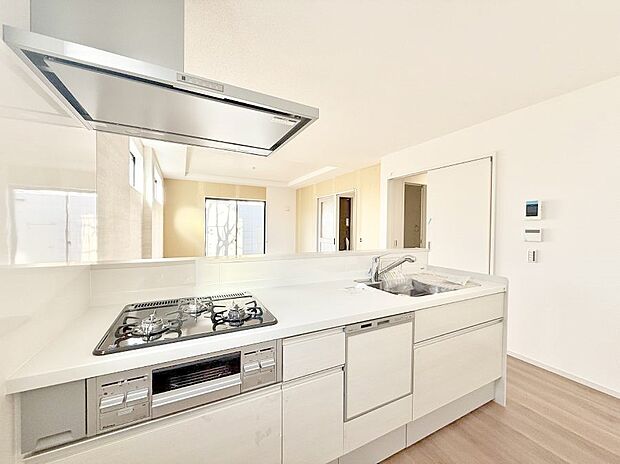 ■シンプルで機能的、毎日使いやすいキッチン