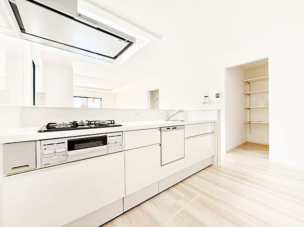 ■家族の絆を深める、温もりのあるキッチン