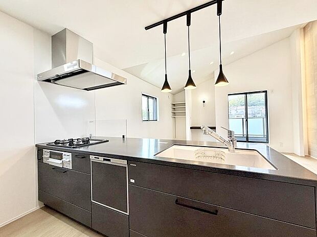 明るさと開放感たっぷりなキッチン!