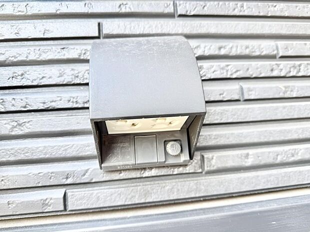 ■自宅で簡単に充電でき、エコなカーライフをサポート