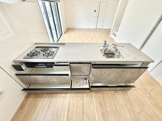 ■シンプルで機能的、毎日使いやすいキッチン