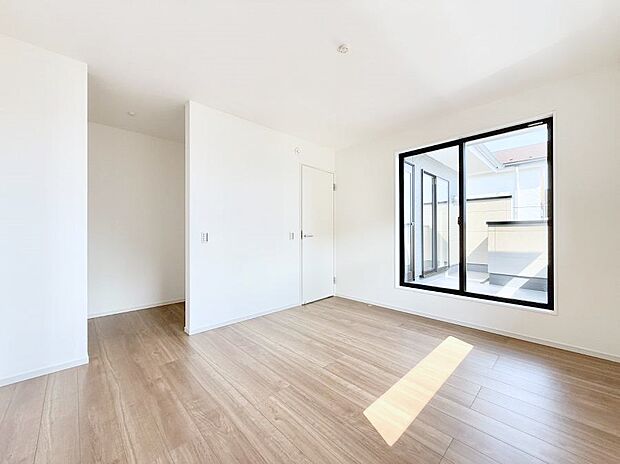 1号棟 ■落ち着いた色合いのお部屋で穏やかな時間を楽しめます