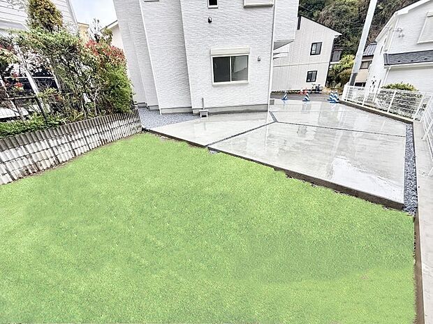1号棟 ガーデニングや家庭菜園などの趣味スペースにピッタリ※芝生はイメージです
