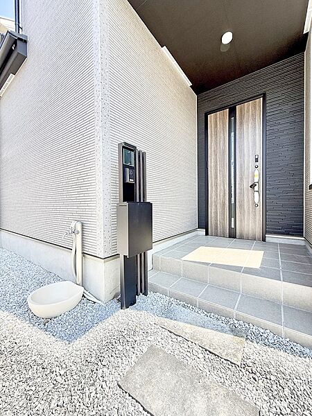 1号棟  ■ 心地よい暮らしへとつながる、温かい玄関