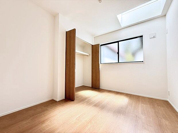 2号棟 ■落ち着いた色合いのお部屋で穏やかな時間を楽しめます