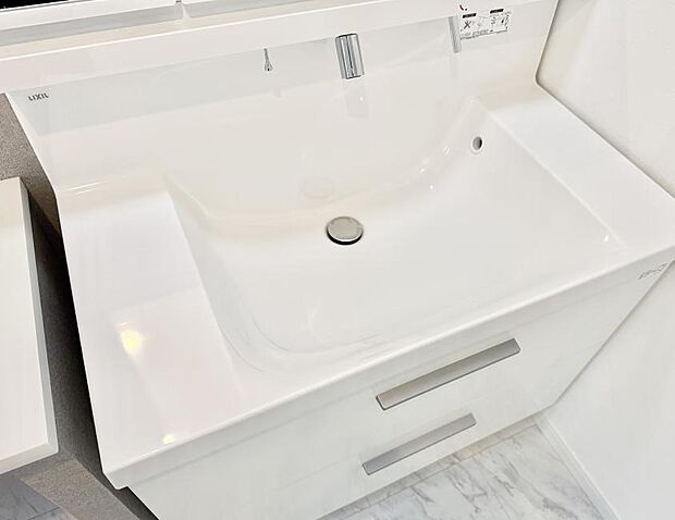 ■手洗いや顔を洗う時も快適に使える便利なシャワー