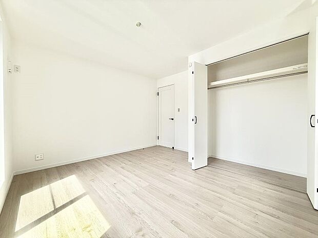 ■大きな収納で荷物がスッキリ片付きます  