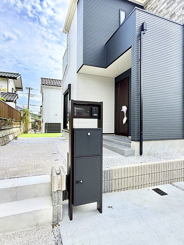 ■ 心地よい暮らしへとつながる、温かい玄関