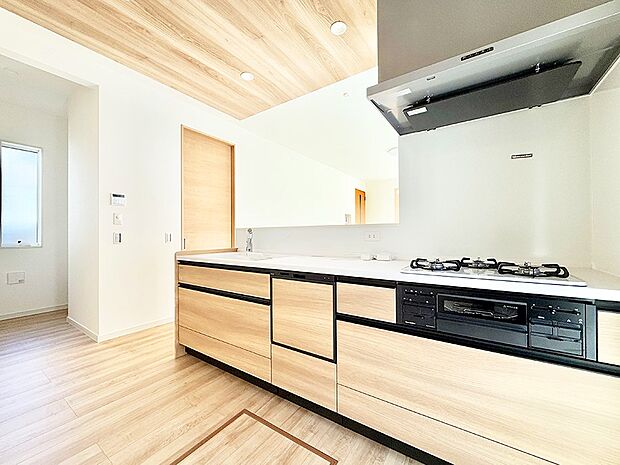 ■シンプルで機能的、毎日使いやすいキッチン