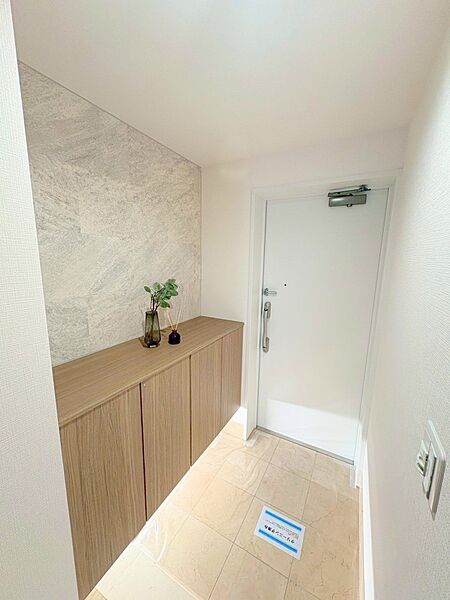 広々、綺麗な玄関でお客様をお出迎え