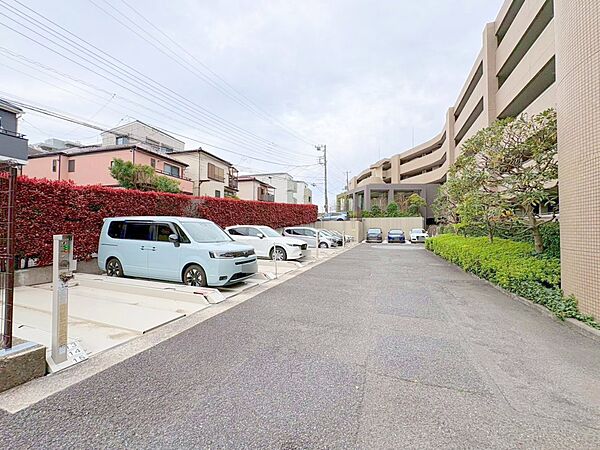 ■便利な敷地内駐車場！