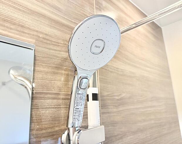 ■わざわざシャワー水栓のレバーまで手を伸ばす必要がなく、簡単に止水できる