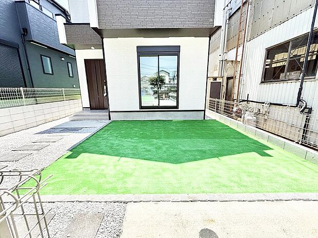 3号棟  ■ガーデニングも楽しめる庭付き邸宅