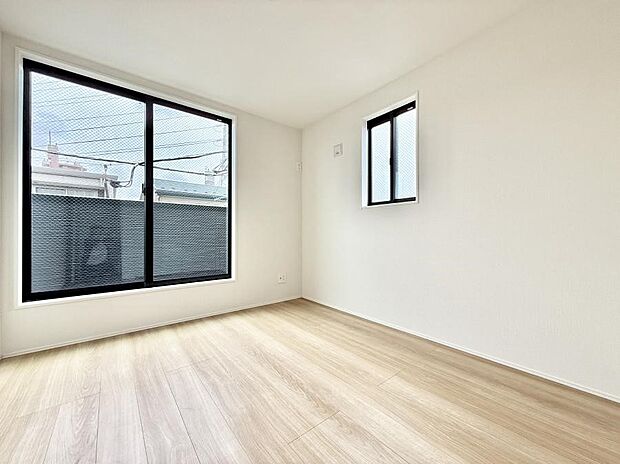1号棟 ■落ち着いた色合いのお部屋で穏やかな時間を楽しめます
