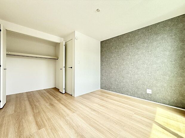 1号棟 ■お洒落なアクセントクロスが、素敵なお部屋に換えます。