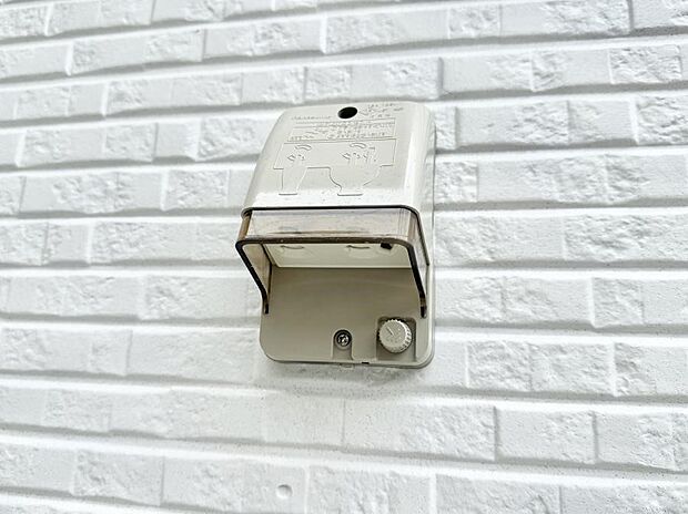 ■屋外に電源コンセントがあれば、高圧洗浄機で窓や外壁を掃除するなど便利です。