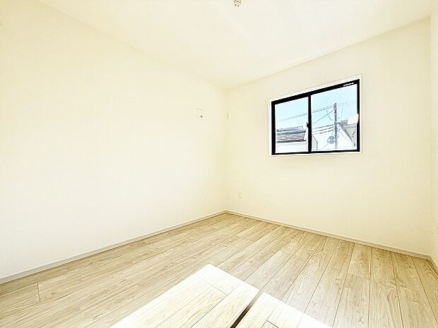 3号棟 ■落ち着いた色合いのお部屋で穏やかな時間を楽しめます