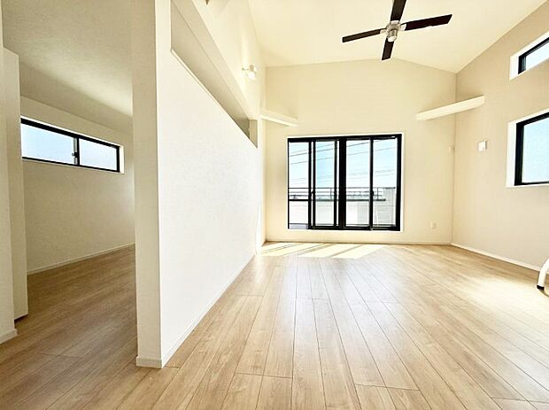 ■心落ち着く場所、ゆったり過ごせるリビング