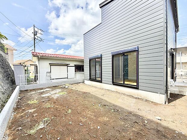 ■庭付き住宅はガーデニングや家族のイベントなど多様な使用用途で活用できます  