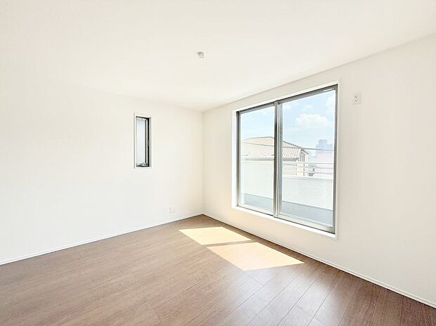 2号棟 ■太陽がサンサンと降り注ぐお部屋は気持ちがいいですね