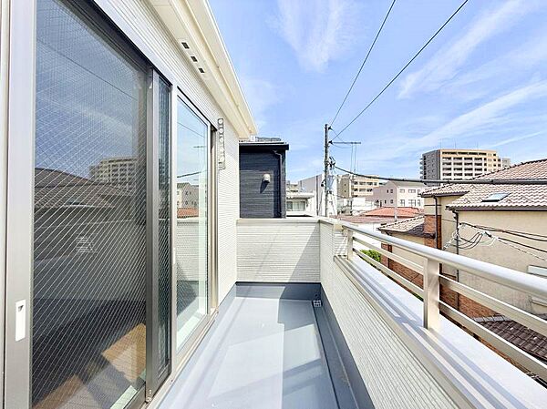 2号棟  南面バルコニーは陽当たり良好！お洗濯物がよく乾きますね