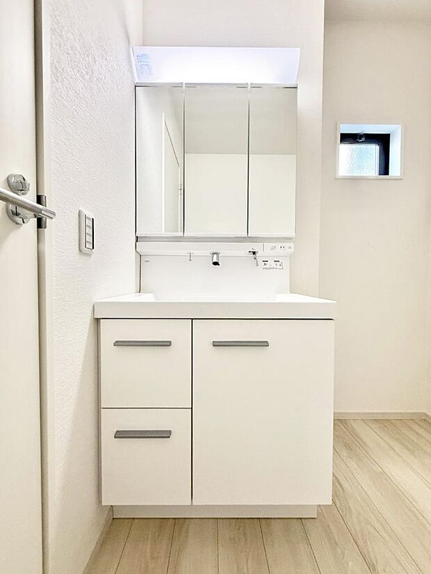 2号棟 ■朝の準備がスムーズにできる広さです
