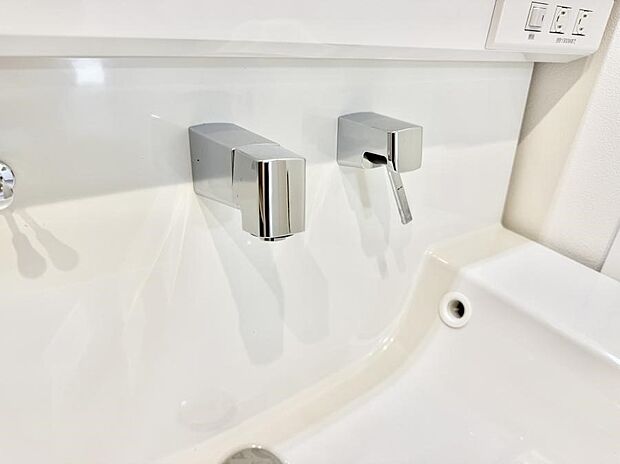 ■手洗いや顔を洗う時も快適に使える便利なシャワー