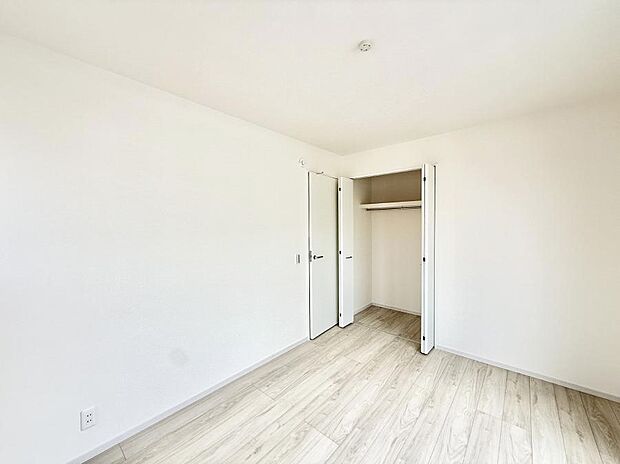 1号棟  ■落ち着いた色合いのお部屋で穏やかな時間を楽しめます
