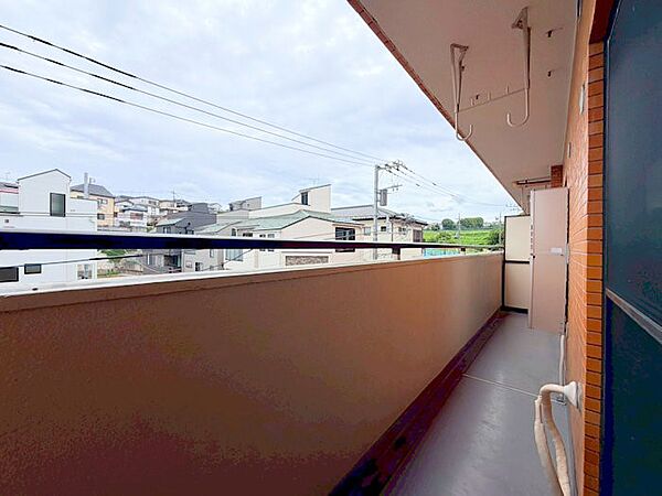 ■ 心地よい風と光を感じる、くつろぎのバルコニー