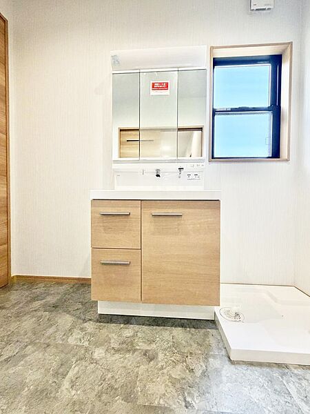 2号棟  ■お洒落で清潔感のある洗面所