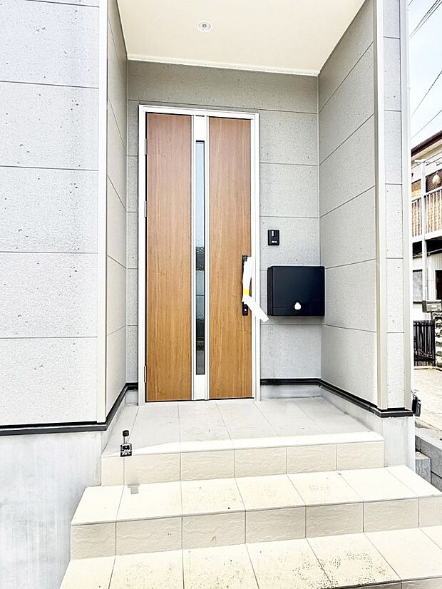 1号棟 ■ 心地よい暮らしへとつながる、温かい玄関