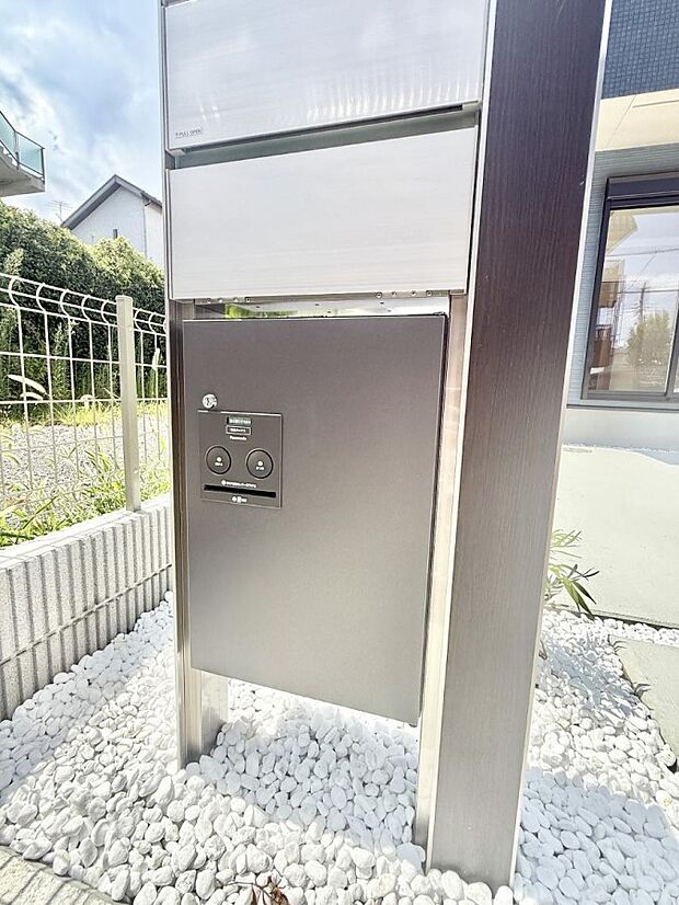 ■不在時でも荷物が受け取れる便利な宅配ボックス