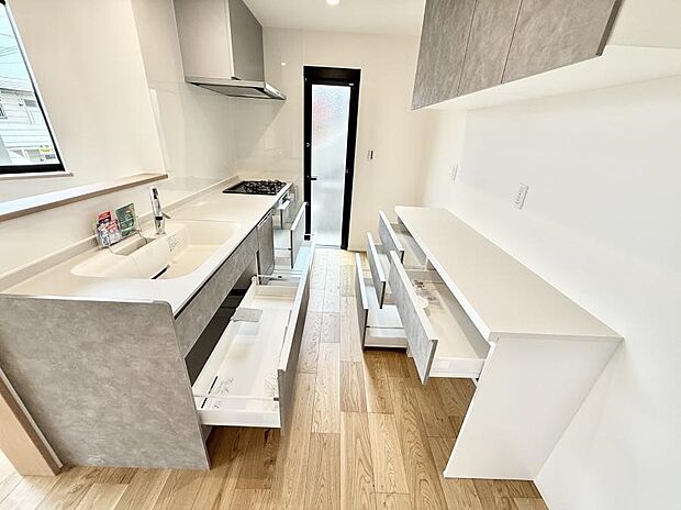 B号棟 ■キレイに片付く、使いやすいキッチン