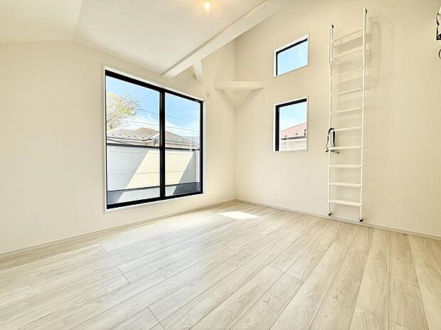 ■太陽がサンサンと降り注ぐお部屋は気持ちがいいですね