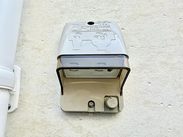 ■屋外に電源コンセントがあれば、高圧洗浄機で窓や外壁を掃除するなど便利です。
