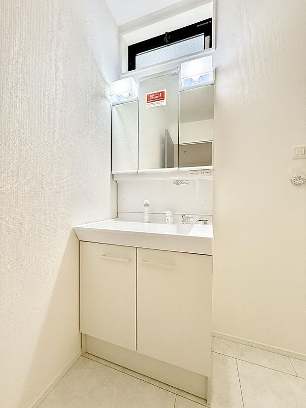 1号棟 ■朝の準備がスムーズにできる広さです