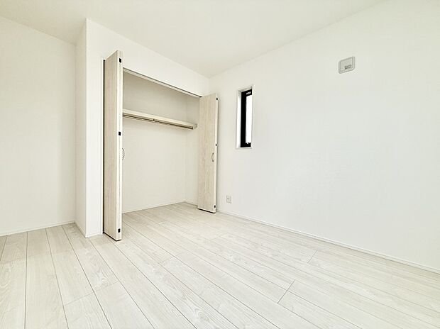 2号棟 ■落ち着いた色合いのお部屋で穏やかな時間を楽しめます