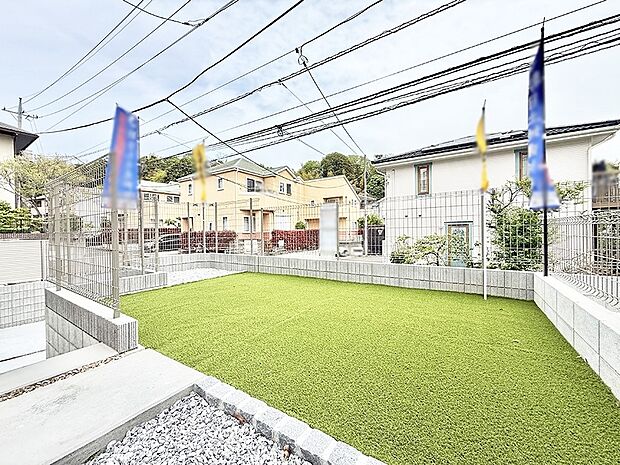 ■庭付き住宅は多様な使用用途で活用できます (芝生はイメージです)