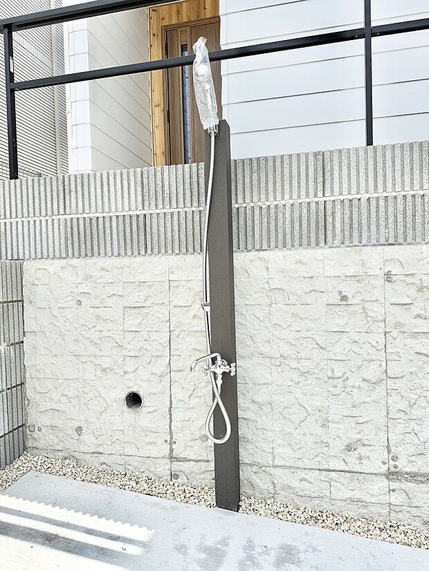 1号棟 ■屋外シャワーあり!